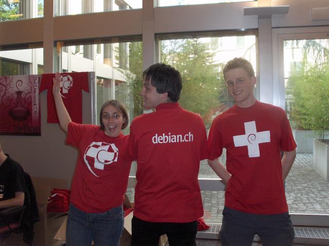 Les t-shirts debian.ch